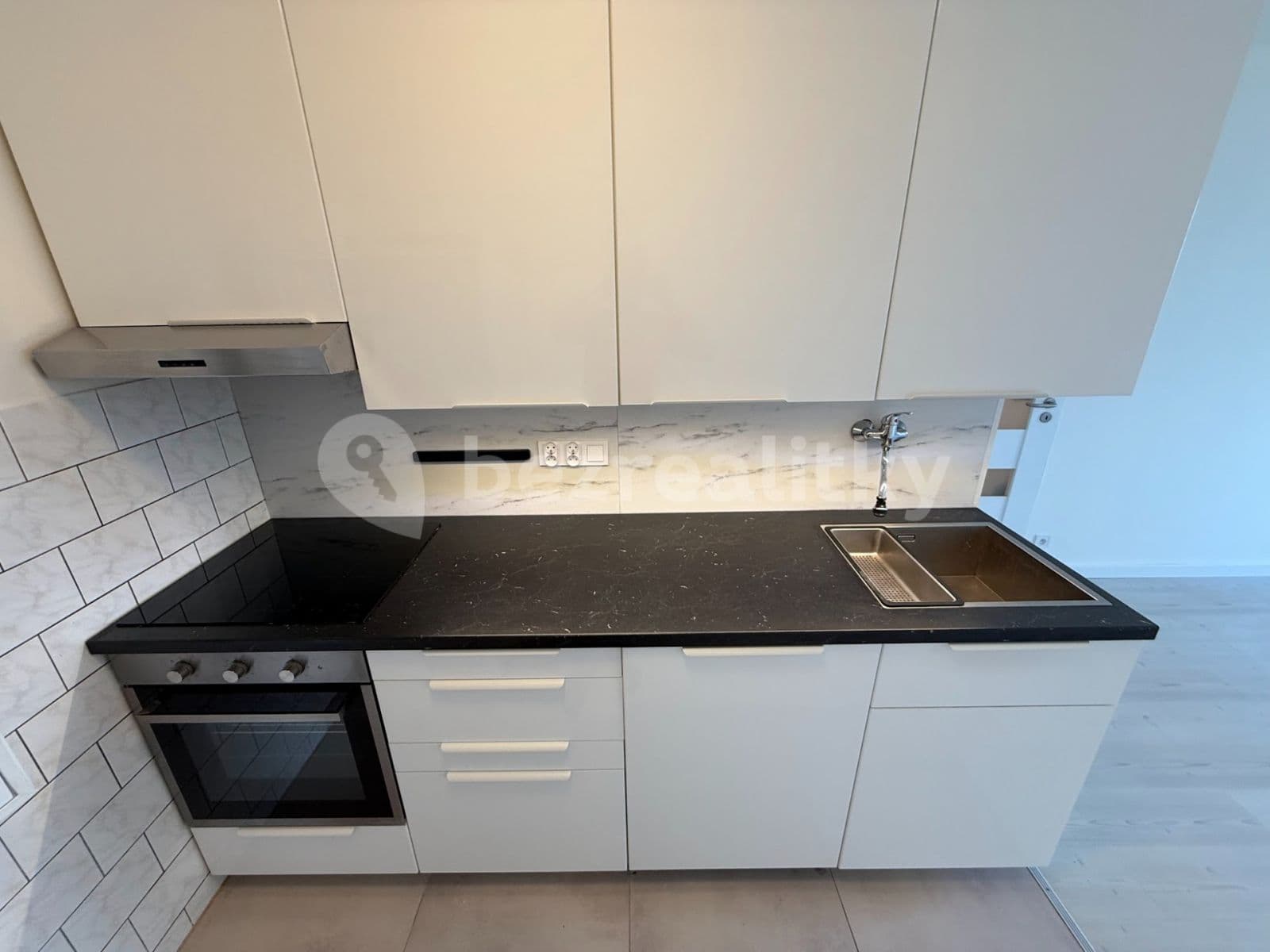 1 bedroom with open-plan kitchen flat to rent, 43 m², Skuteckého, Prague, Prague 1 bedroom with open-plan kitchen flat to rent, 43 m², Skuteckého, Prague, Prague