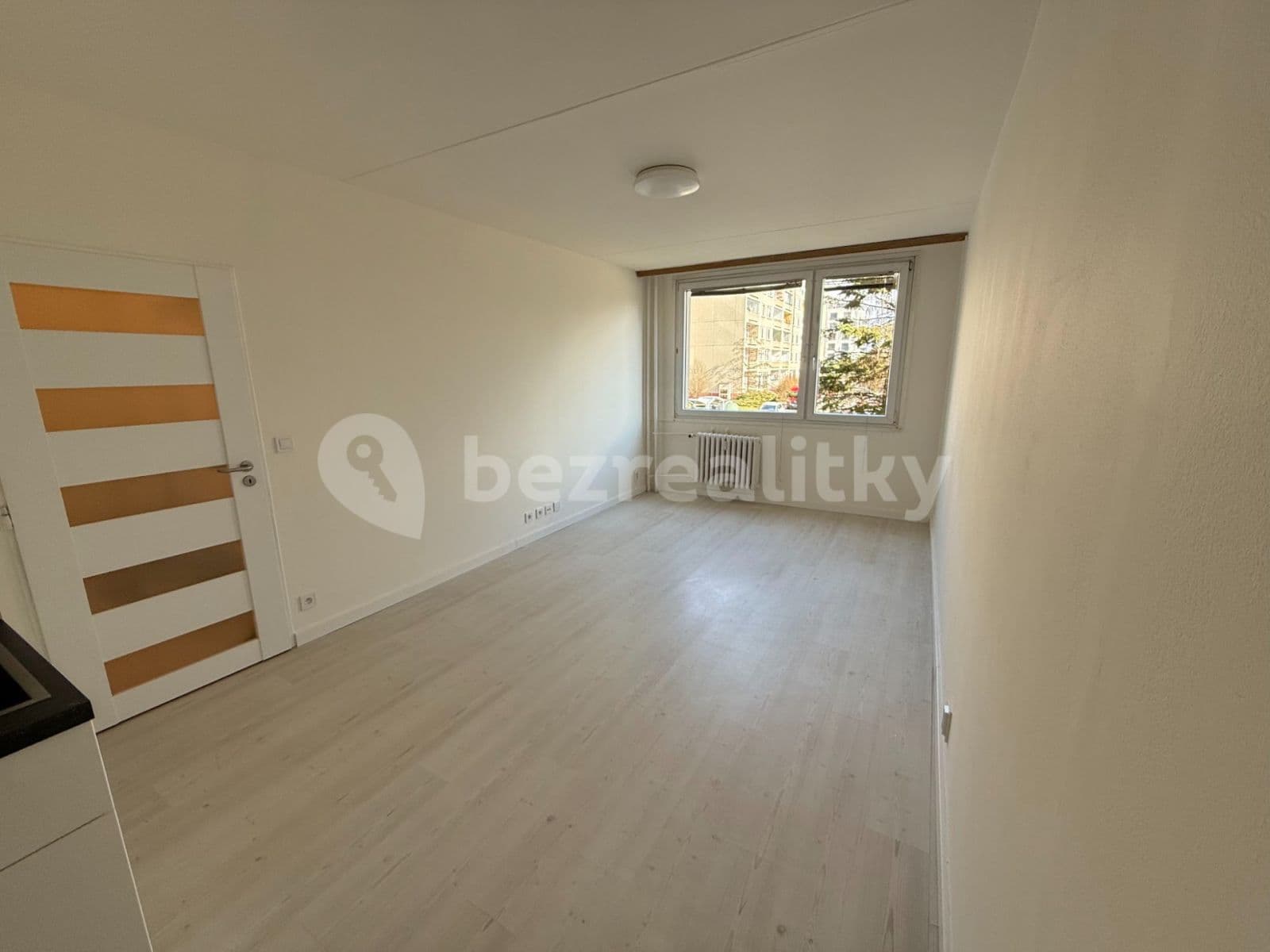 1 bedroom with open-plan kitchen flat to rent, 43 m², Skuteckého, Prague, Prague 1 bedroom with open-plan kitchen flat to rent, 43 m², Skuteckého, Prague, Prague