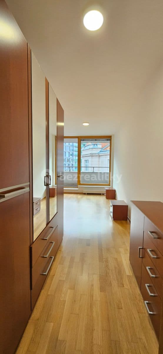 1 bedroom with open-plan kitchen flat to rent, 71 m², Soukenická, Brno, Jihomoravský Region 1 bedroom with open-plan kitchen flat to rent, 71 m², Soukenická, Brno, Jihomoravský Region