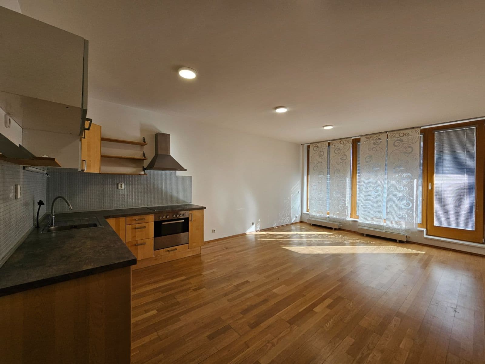 1 bedroom with open-plan kitchen flat to rent, 71 m², Soukenická, Brno, Jihomoravský Region 1 bedroom with open-plan kitchen flat to rent, 71 m², Soukenická, Brno, Jihomoravský Region