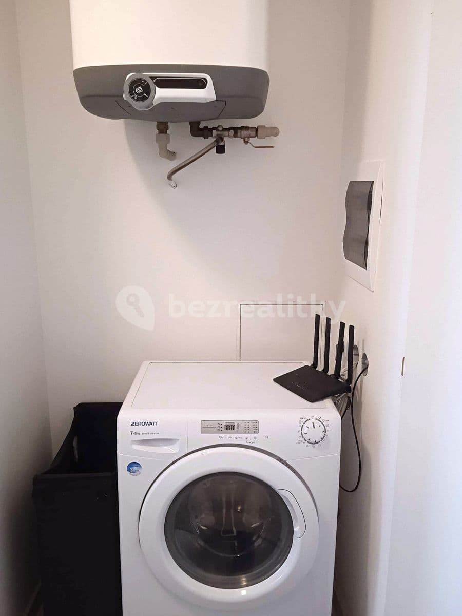 Studio flat to rent, 23 m², Holečkova, Prague, Prague Studio flat to rent, 23 m², Holečkova, Prague, Prague