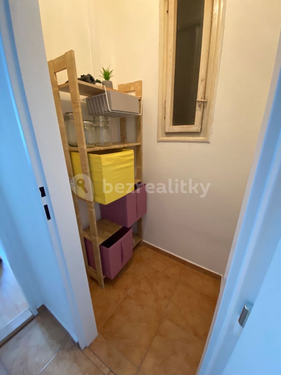 1 bedroom with open-plan kitchen flat to rent, 43 m², náměstí Dr. Václava Holého, Prague, Prague 1 bedroom with open-plan kitchen flat to rent, 43 m², náměstí Dr. Václava Holého, Prague, Prague