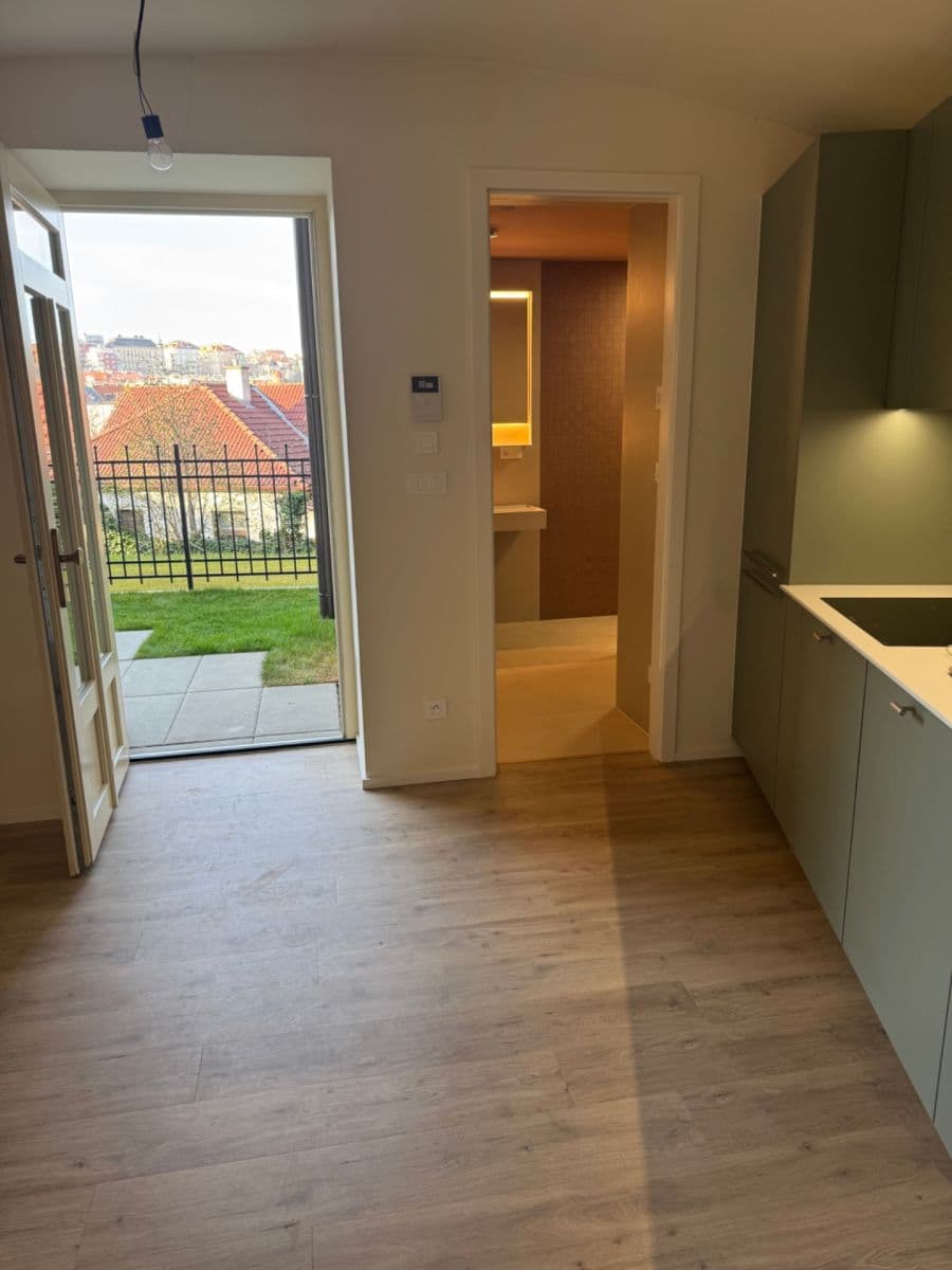 Studio flat to rent, 34 m², Boleslavova, Prague, Prague Studio flat to rent, 34 m², Boleslavova, Prague, Prague