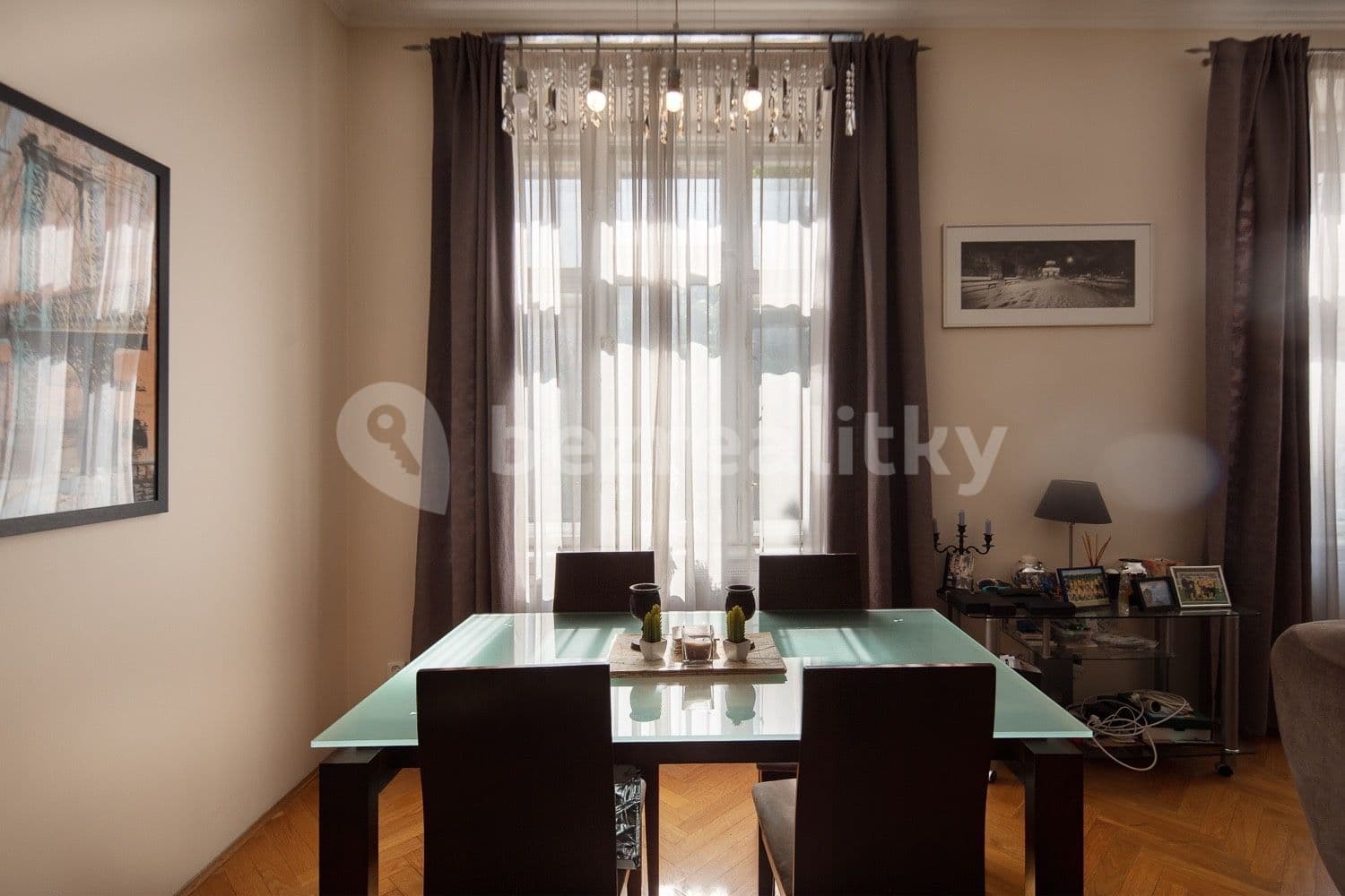 1 bedroom with open-plan kitchen flat to rent, 72 m², náměstí Jiřího z Poděbrad, Prague, Prague 1 bedroom with open-plan kitchen flat to rent, 72 m², náměstí Jiřího z Poděbrad, Prague, Prague