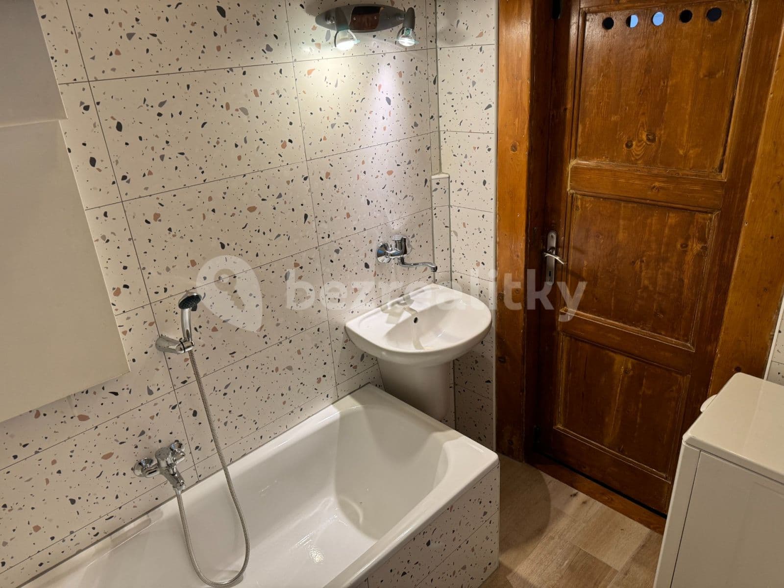 2 bedroom with open-plan kitchen flat to rent, 65 m², Kovářská, Prague, Prague 2 bedroom with open-plan kitchen flat to rent, 65 m², Kovářská, Prague, Prague