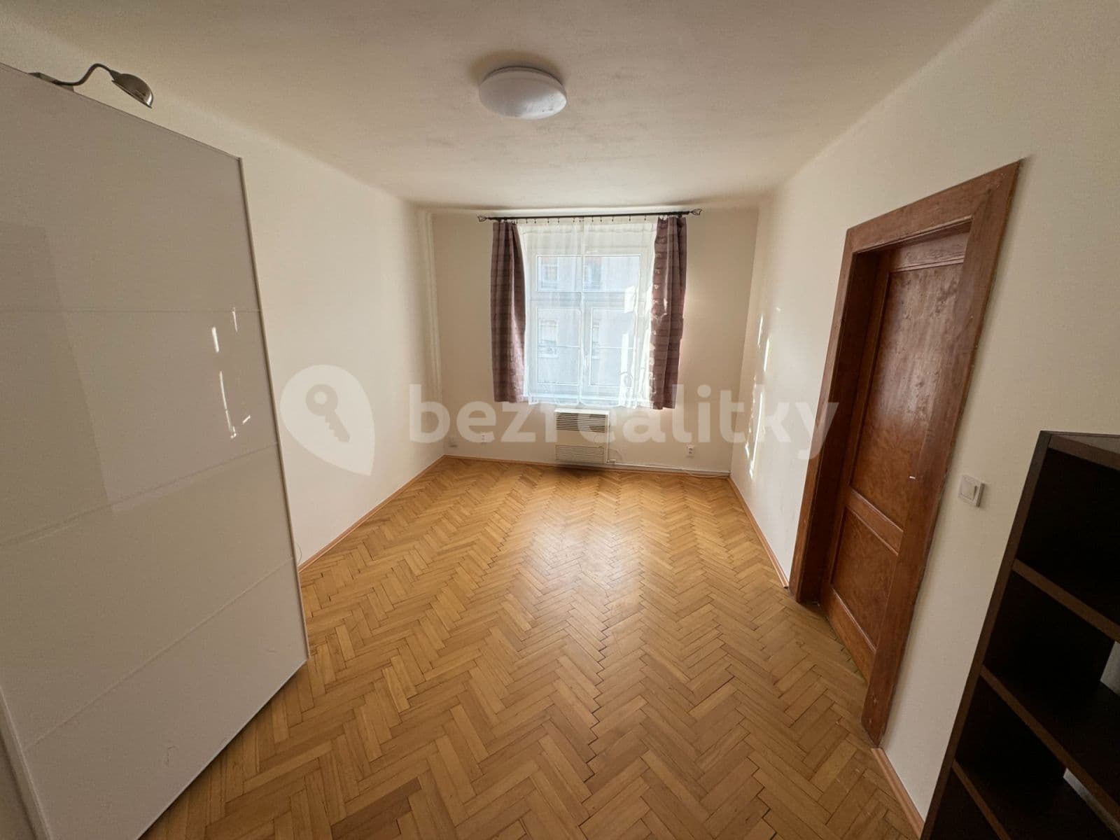 2 bedroom with open-plan kitchen flat to rent, 65 m², Kovářská, Prague, Prague 2 bedroom with open-plan kitchen flat to rent, 65 m², Kovářská, Prague, Prague