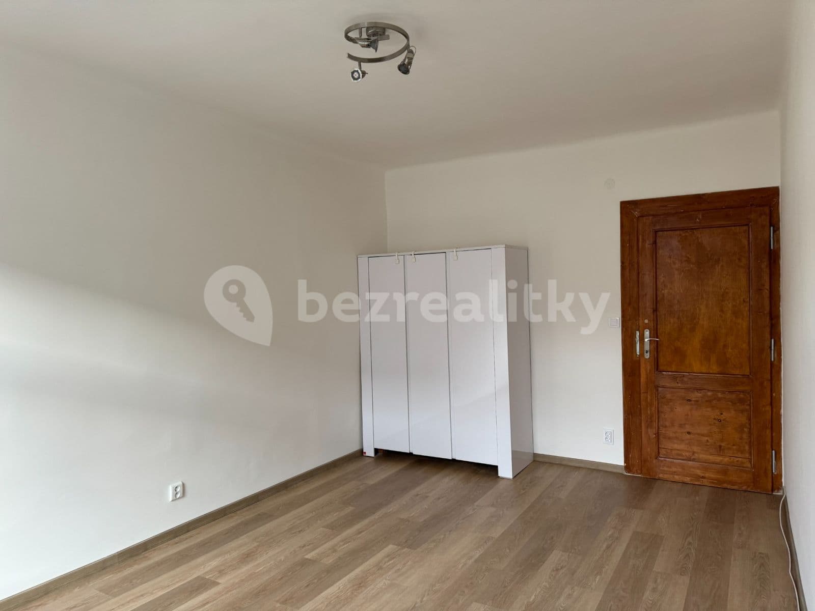 2 bedroom with open-plan kitchen flat to rent, 65 m², Kovářská, Prague, Prague 2 bedroom with open-plan kitchen flat to rent, 65 m², Kovářská, Prague, Prague
