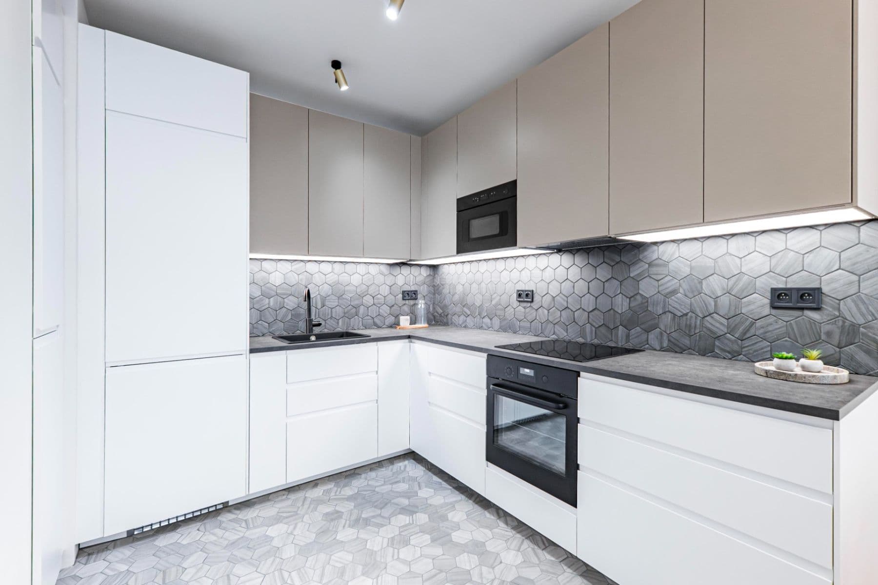 1 bedroom with open-plan kitchen flat for sale, 71 m², Šternberkova, Prague, Prague 1 bedroom with open-plan kitchen flat for sale, 71 m², Šternberkova, Prague, Prague