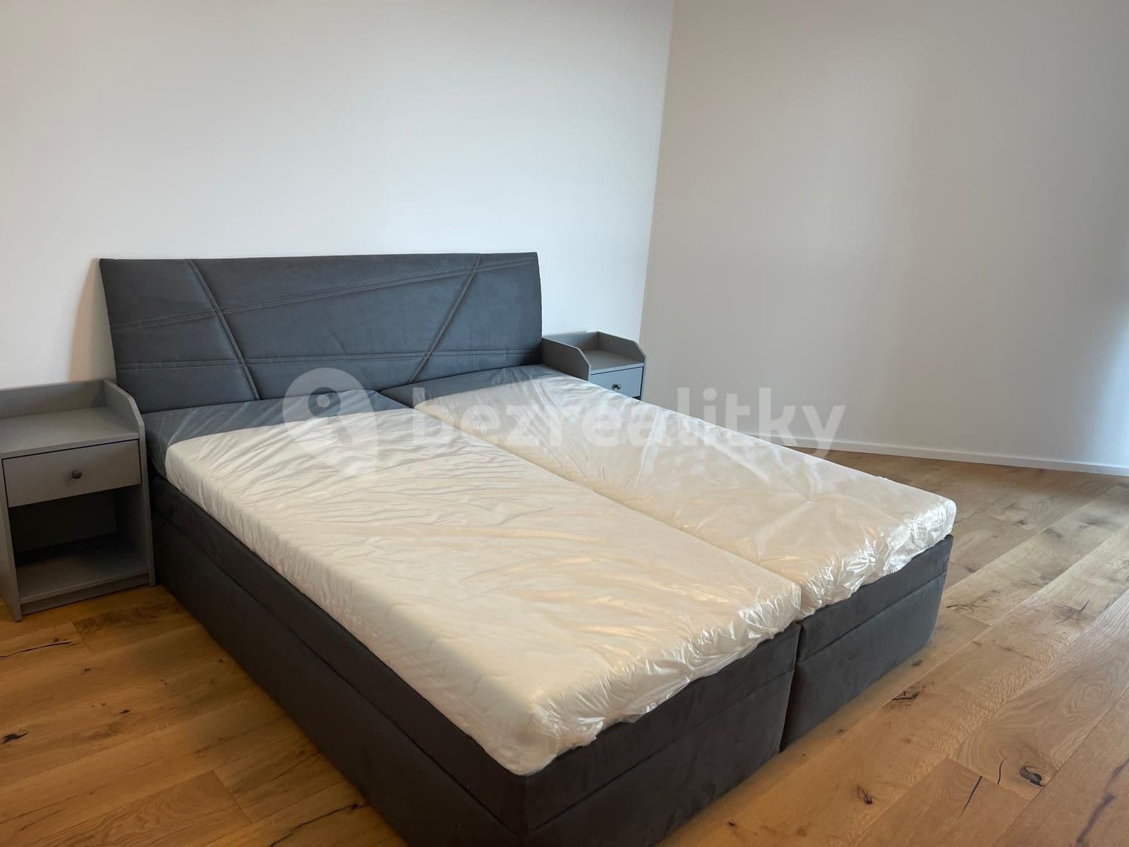 1 bedroom with open-plan kitchen flat to rent, 66 m², Hagiborská, Prague, Prague 1 bedroom with open-plan kitchen flat to rent, 66 m², Hagiborská, Prague, Prague