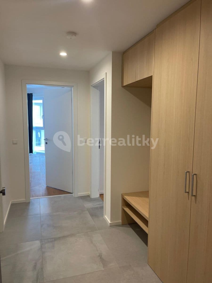 1 bedroom with open-plan kitchen flat to rent, 66 m², Hagiborská, Prague, Prague 1 bedroom with open-plan kitchen flat to rent, 66 m², Hagiborská, Prague, Prague
