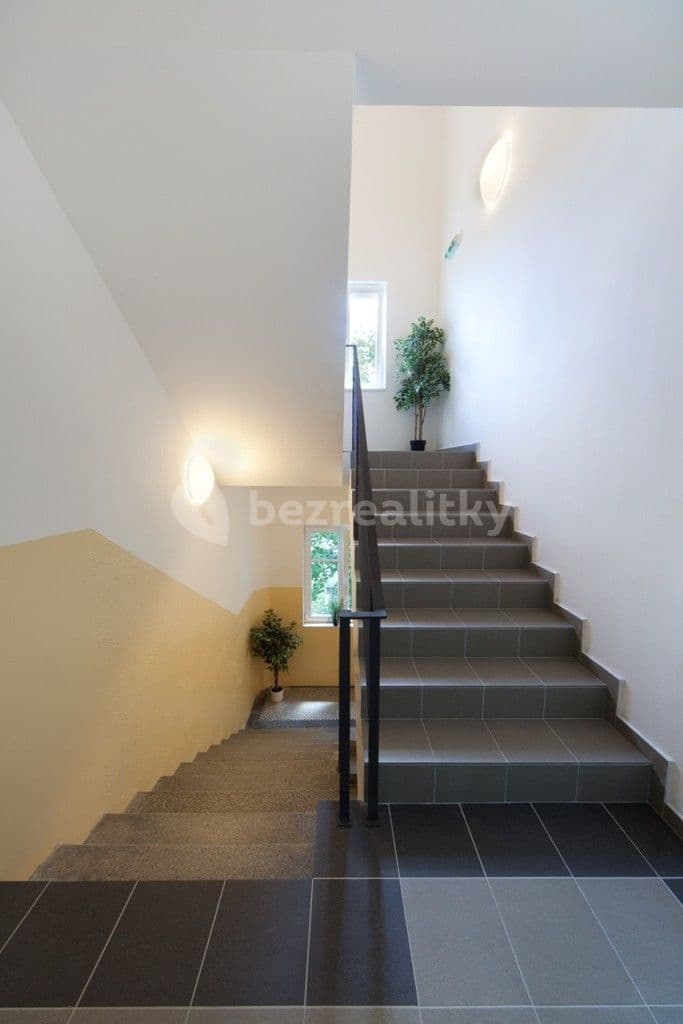 Studio flat to rent, 20 m², Podléšková, Prague, Prague Studio flat to rent, 20 m², Podléšková, Prague, Prague