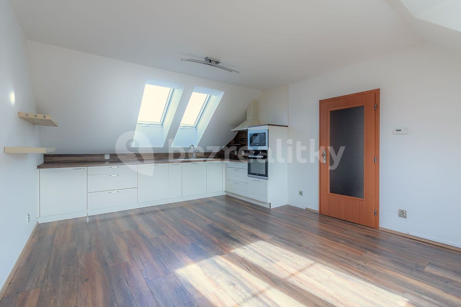 2 bedroom with open-plan kitchen flat to rent, 83 m², Tisová, Holubice, Středočeský Region 2 bedroom with open-plan kitchen flat to rent, 83 m², Tisová, Holubice, Středočeský Region