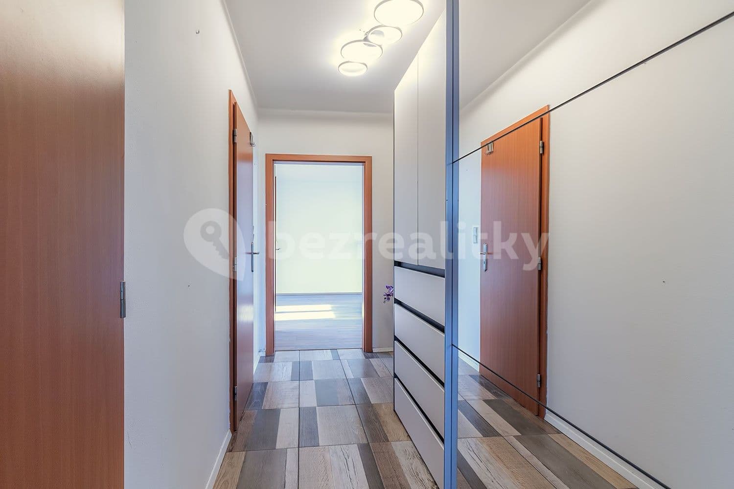 2 bedroom with open-plan kitchen flat to rent, 83 m², Tisová, Holubice, Středočeský Region 2 bedroom with open-plan kitchen flat to rent, 83 m², Tisová, Holubice, Středočeský Region