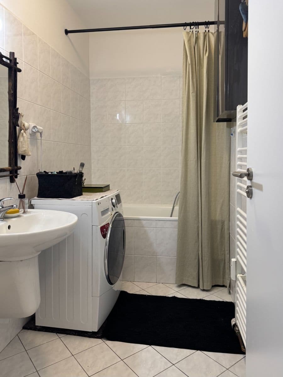 2 bedroom with open-plan kitchen flat for sale, 66 m², Žiželická, Prague, Prague 2 bedroom with open-plan kitchen flat for sale, 66 m², Žiželická, Prague, Prague