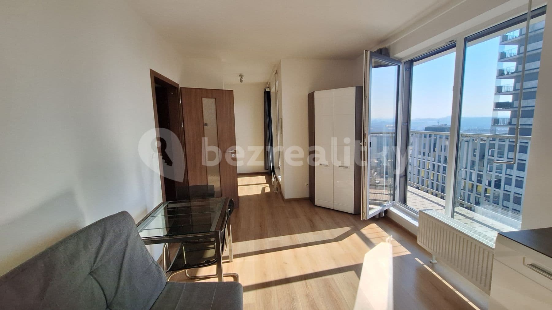 Studio flat to rent, 35 m², Nad Úžlabinou, Prague, Prague Studio flat to rent, 35 m², Nad Úžlabinou, Prague, Prague