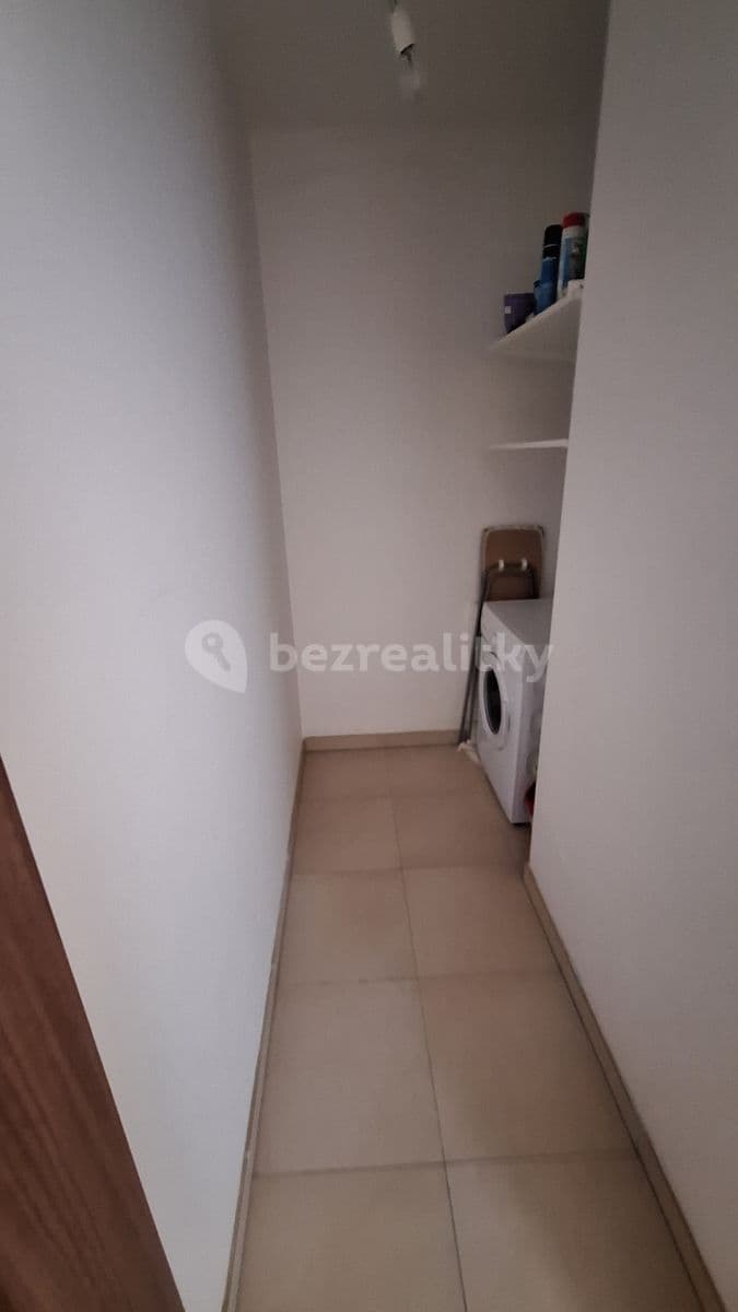 Studio flat to rent, 35 m², Nad Úžlabinou, Prague, Prague Studio flat to rent, 35 m², Nad Úžlabinou, Prague, Prague