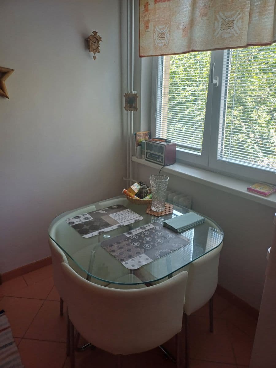 3 bedroom flat to rent, 20 m², Holčovická, Prague, Prague 3 bedroom flat to rent, 20 m², Holčovická, Prague, Prague