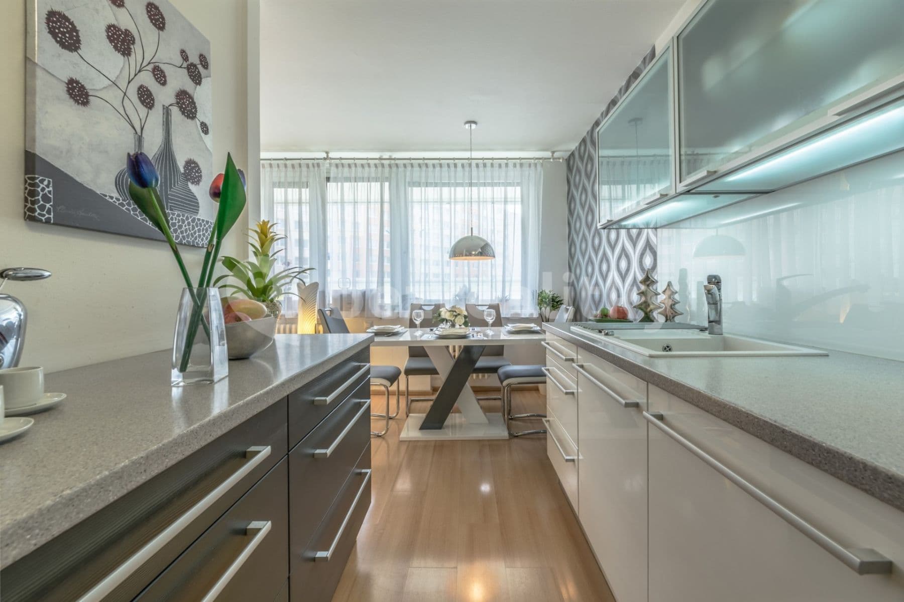 3 bedroom with open-plan kitchen flat to rent, 102 m², Nušlova, Prague, Prague 3 bedroom with open-plan kitchen flat to rent, 102 m², Nušlova, Prague, Prague