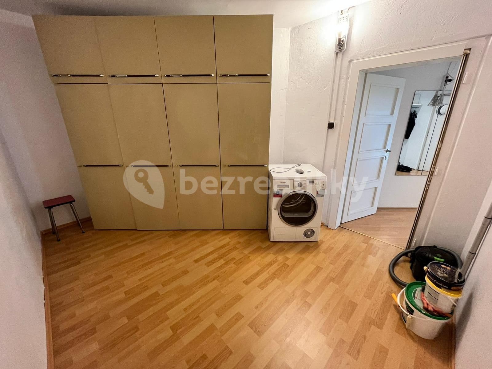 3 bedroom with open-plan kitchen flat to rent, 102 m², Nušlova, Prague, Prague 3 bedroom with open-plan kitchen flat to rent, 102 m², Nušlova, Prague, Prague