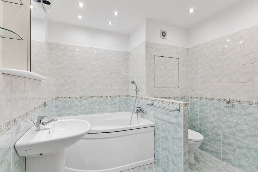 4 bedroom flat to rent, 100 m², Josefa Hory, Jablonec nad Nisou, Liberecký Region 4 bedroom flat to rent, 100 m², Josefa Hory, Jablonec nad Nisou, Liberecký Region