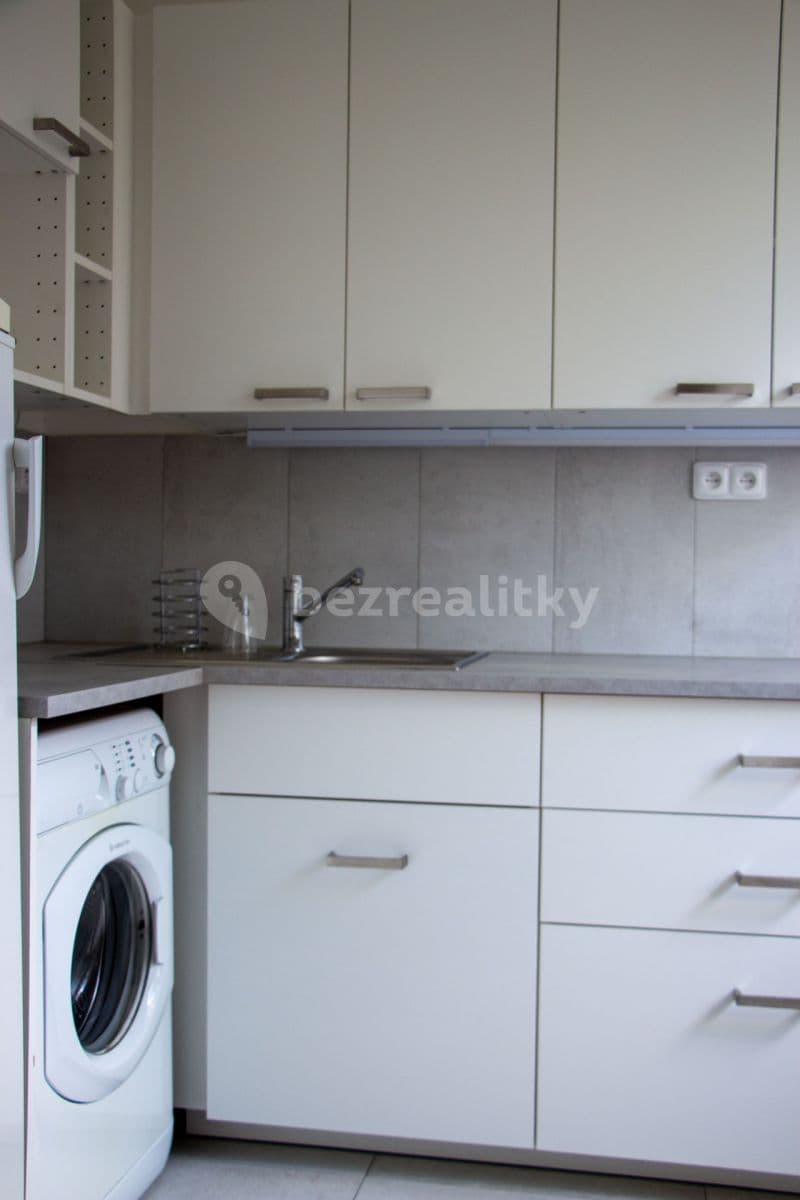 1 bedroom with open-plan kitchen flat to rent, 50 m², Krkoškova, Brno, Jihomoravský Region 1 bedroom with open-plan kitchen flat to rent, 50 m², Krkoškova, Brno, Jihomoravský Region