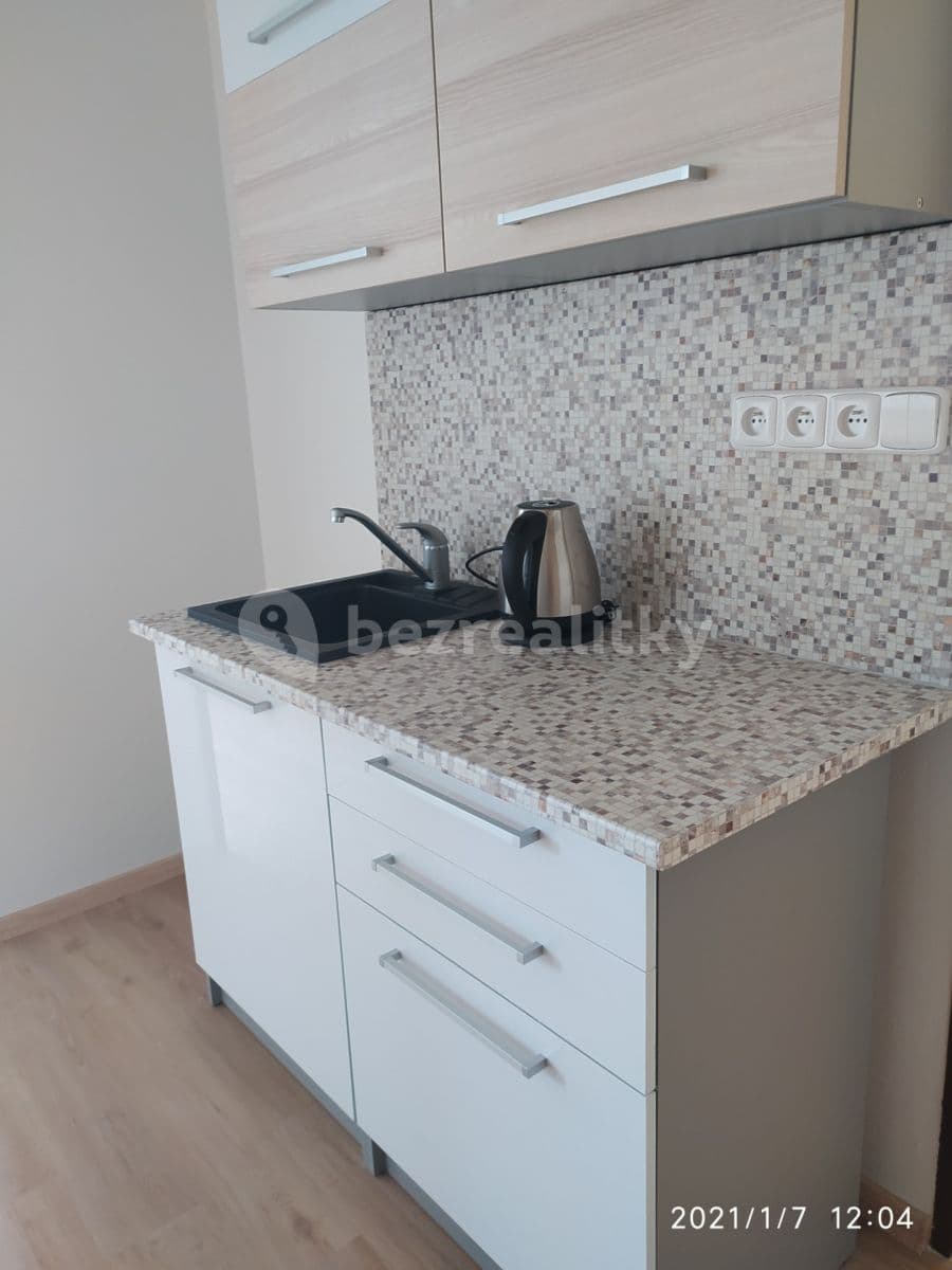 1 bedroom with open-plan kitchen flat to rent, 32 m², Brožíkova, Hradec Králové, Královéhradecký Region 1 bedroom with open-plan kitchen flat to rent, 32 m², Brožíkova, Hradec Králové, Královéhradecký Region