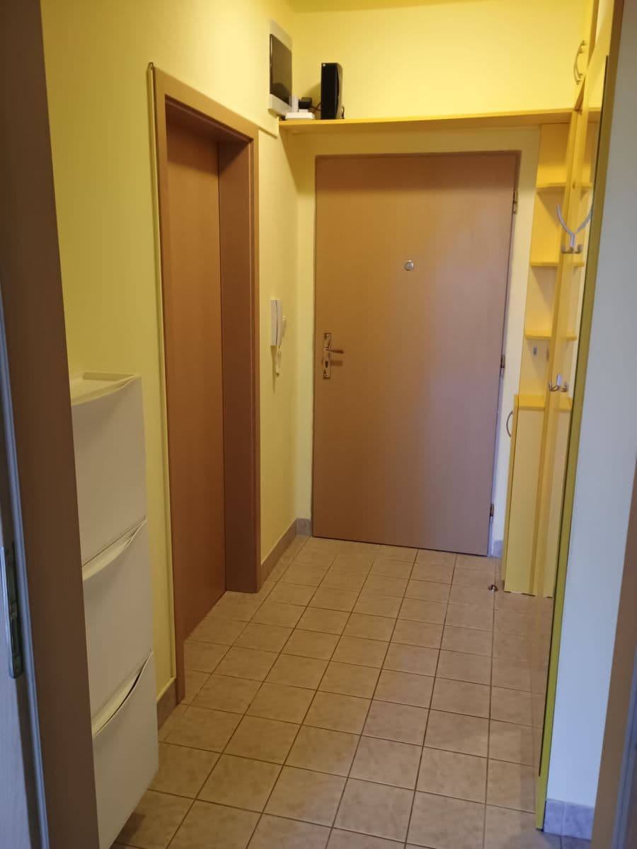 2 bedroom with open-plan kitchen flat to rent, 72 m², Nad Paloučkem, Beroun, Středočeský Region 2 bedroom with open-plan kitchen flat to rent, 72 m², Nad Paloučkem, Beroun, Středočeský Region