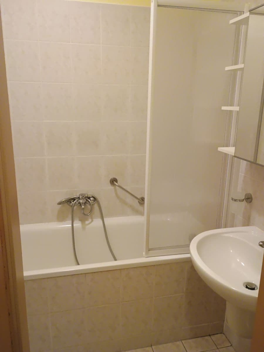 2 bedroom with open-plan kitchen flat to rent, 72 m², Nad Paloučkem, Beroun, Středočeský Region 2 bedroom with open-plan kitchen flat to rent, 72 m², Nad Paloučkem, Beroun, Středočeský Region