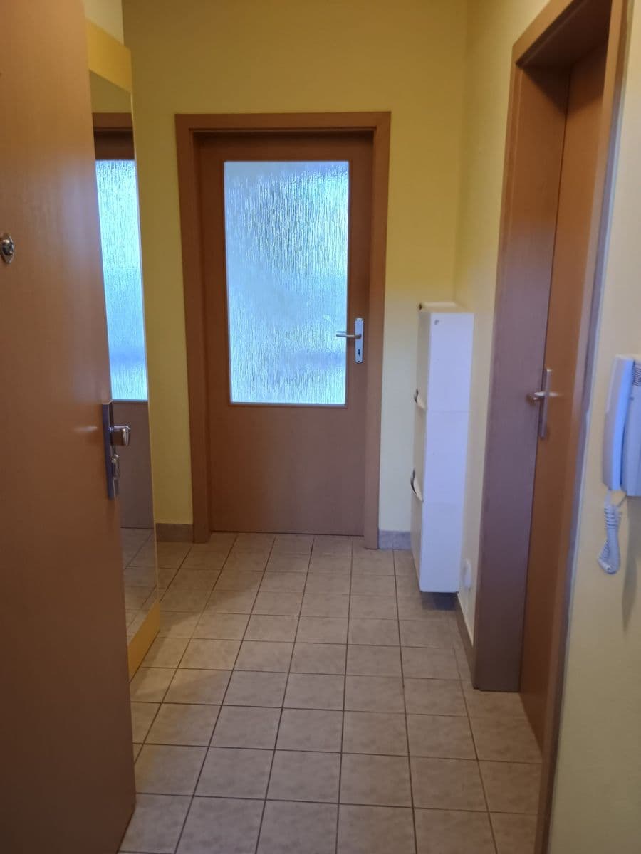 2 bedroom with open-plan kitchen flat to rent, 72 m², Nad Paloučkem, Beroun, Středočeský Region 2 bedroom with open-plan kitchen flat to rent, 72 m², Nad Paloučkem, Beroun, Středočeský Region