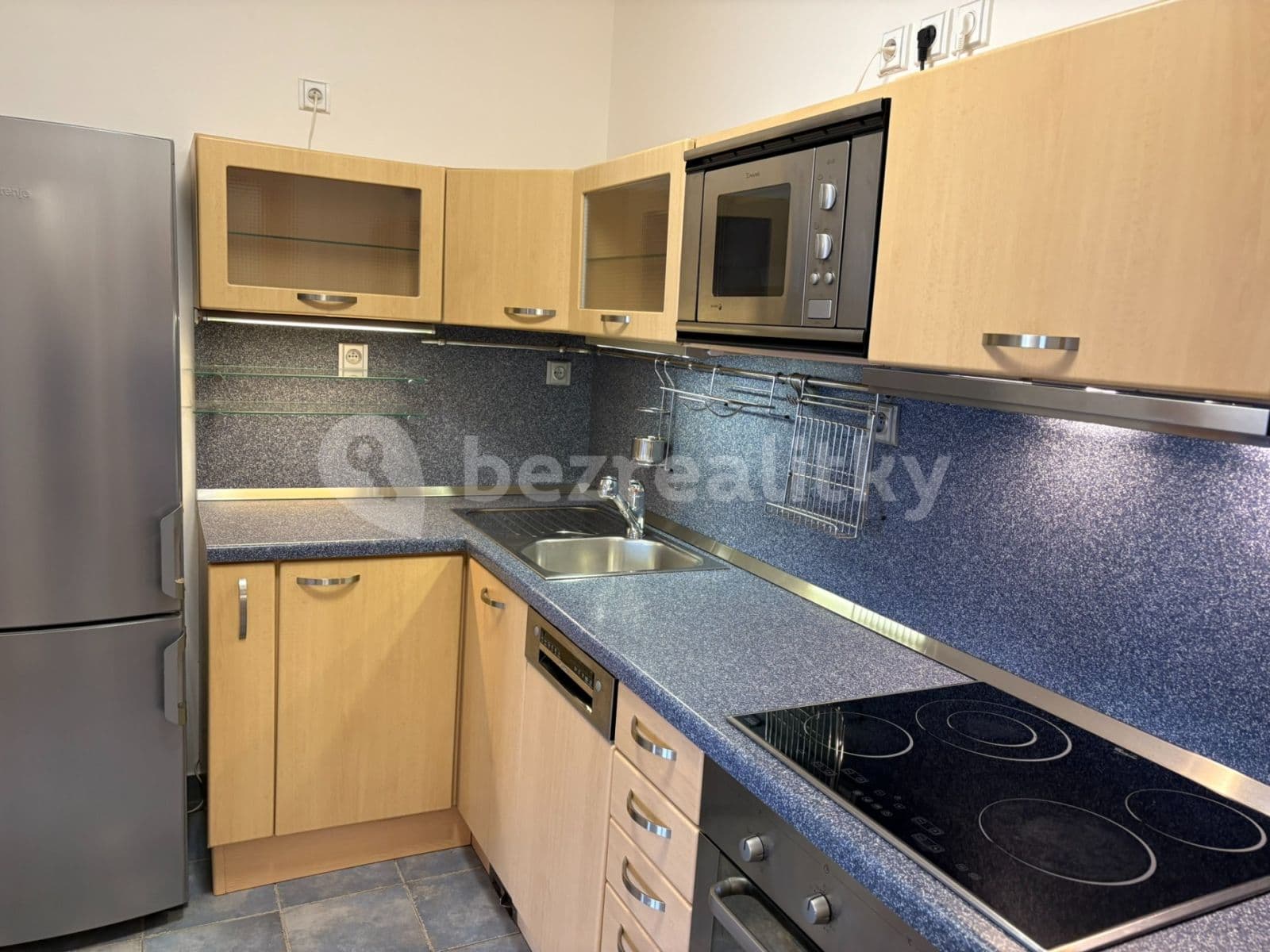 3 bedroom flat to rent, 91 m², Nevanova, Prague, Prague 3 bedroom flat to rent, 91 m², Nevanova, Prague, Prague