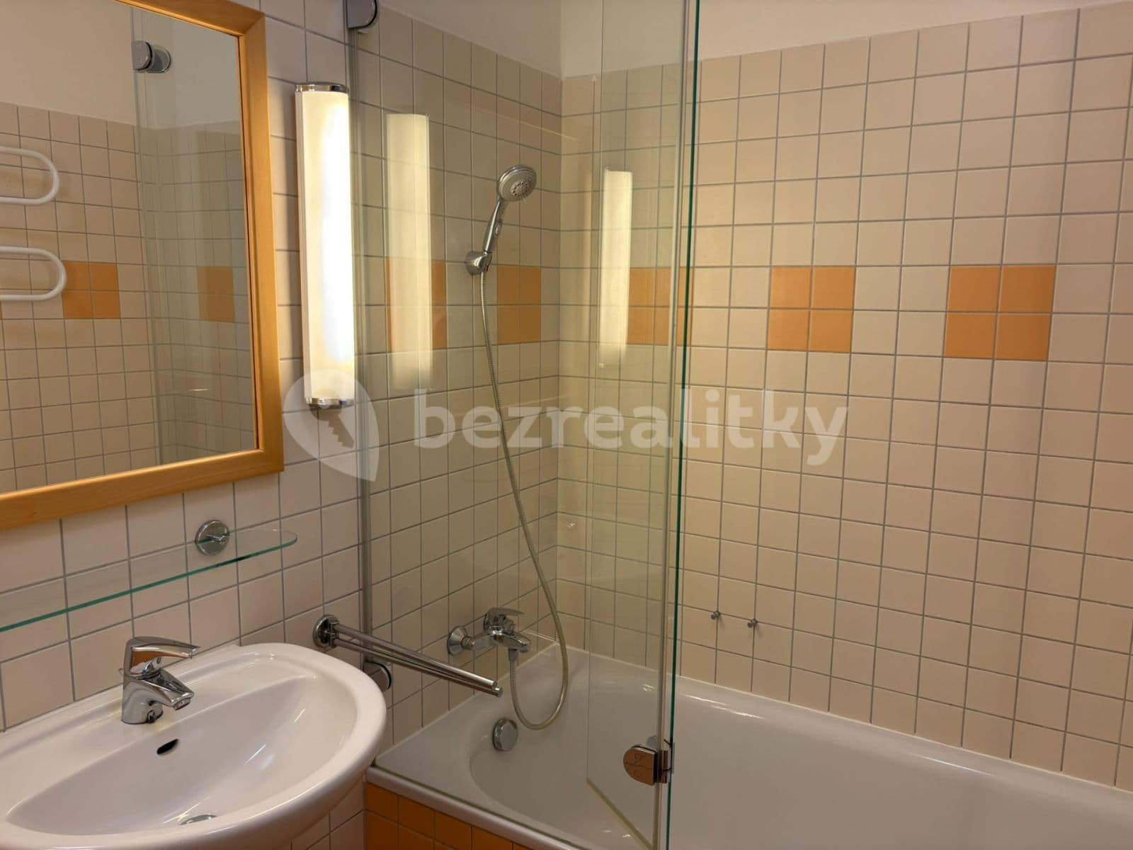 3 bedroom flat to rent, 91 m², Nevanova, Prague, Prague 3 bedroom flat to rent, 91 m², Nevanova, Prague, Prague