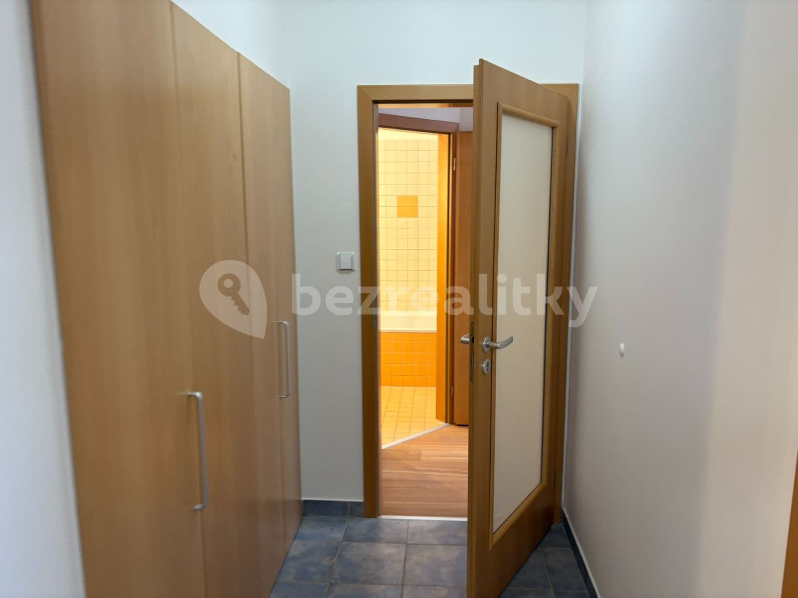 3 bedroom flat to rent, 91 m², Nevanova, Prague, Prague 3 bedroom flat to rent, 91 m², Nevanova, Prague, Prague