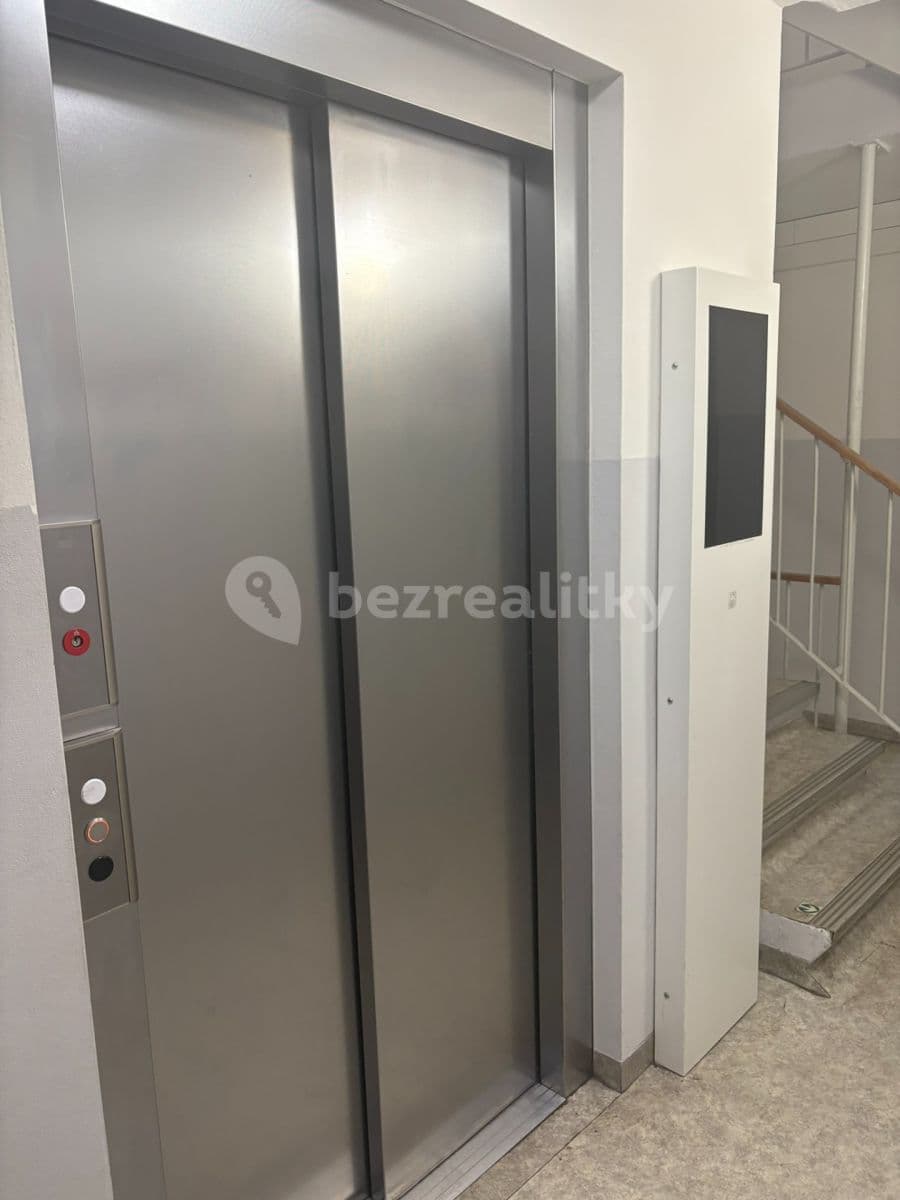 3 bedroom flat to rent, 91 m², Nevanova, Prague, Prague 3 bedroom flat to rent, 91 m², Nevanova, Prague, Prague