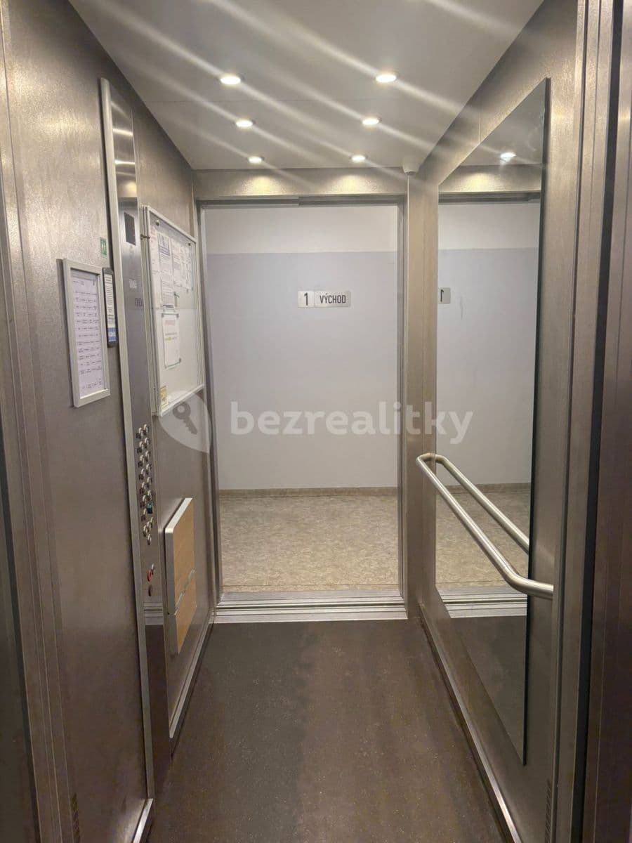 3 bedroom flat to rent, 91 m², Nevanova, Prague, Prague 3 bedroom flat to rent, 91 m², Nevanova, Prague, Prague