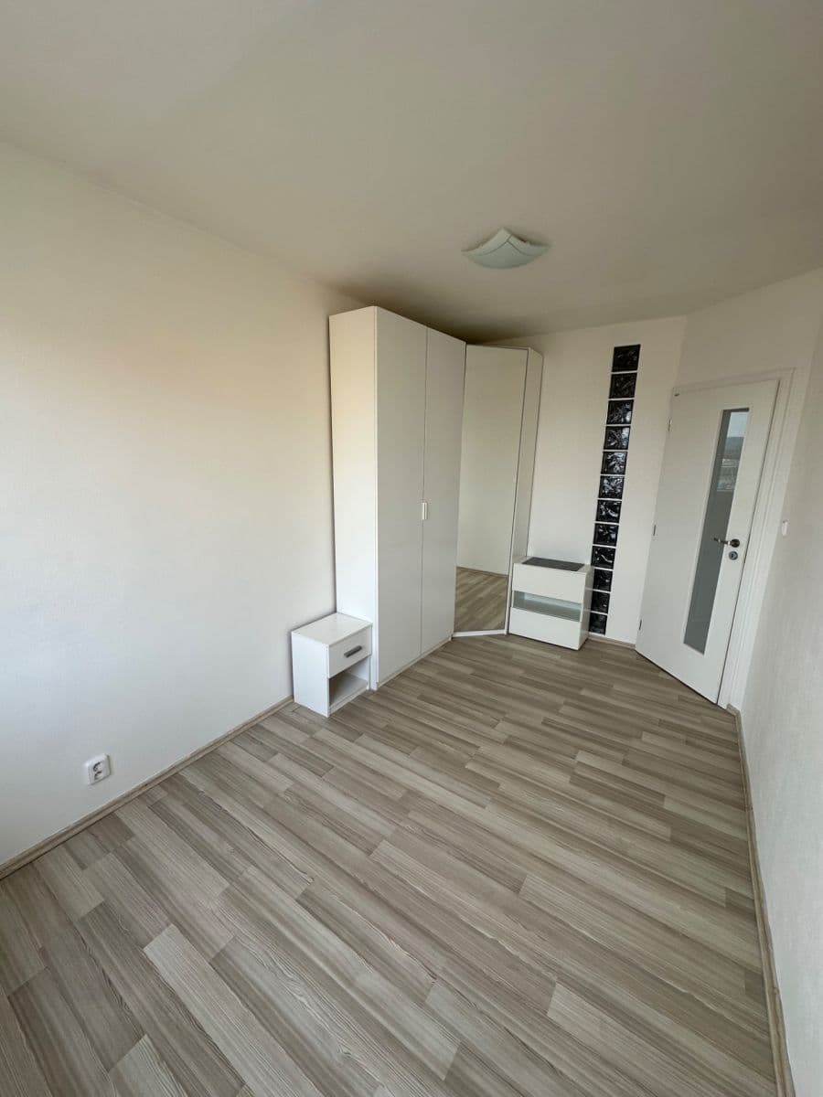 1 bedroom with open-plan kitchen flat to rent, 44 m², Nad Papežem, Dobříš, Středočeský Region 1 bedroom with open-plan kitchen flat to rent, 44 m², Nad Papežem, Dobříš, Středočeský Region