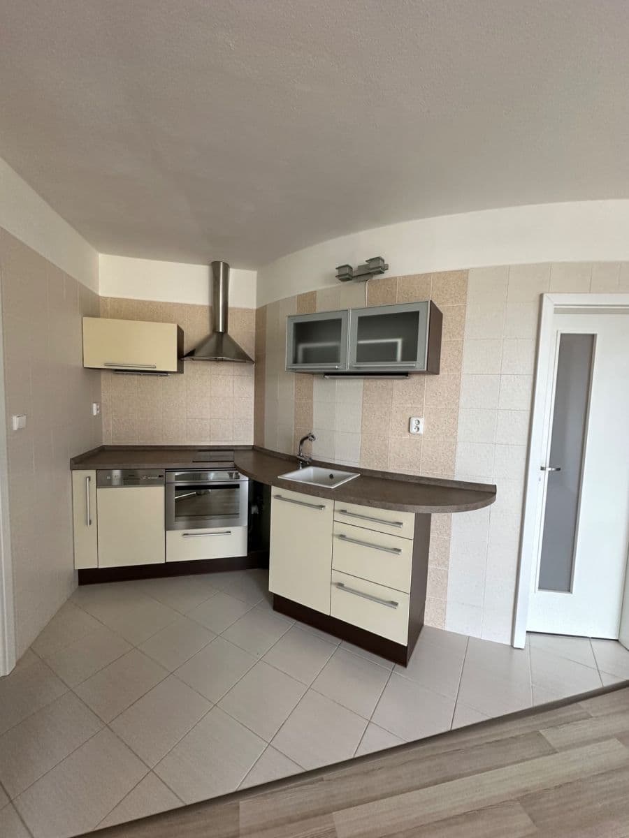 1 bedroom with open-plan kitchen flat to rent, 44 m², Nad Papežem, Dobříš, Středočeský Region 1 bedroom with open-plan kitchen flat to rent, 44 m², Nad Papežem, Dobříš, Středočeský Region