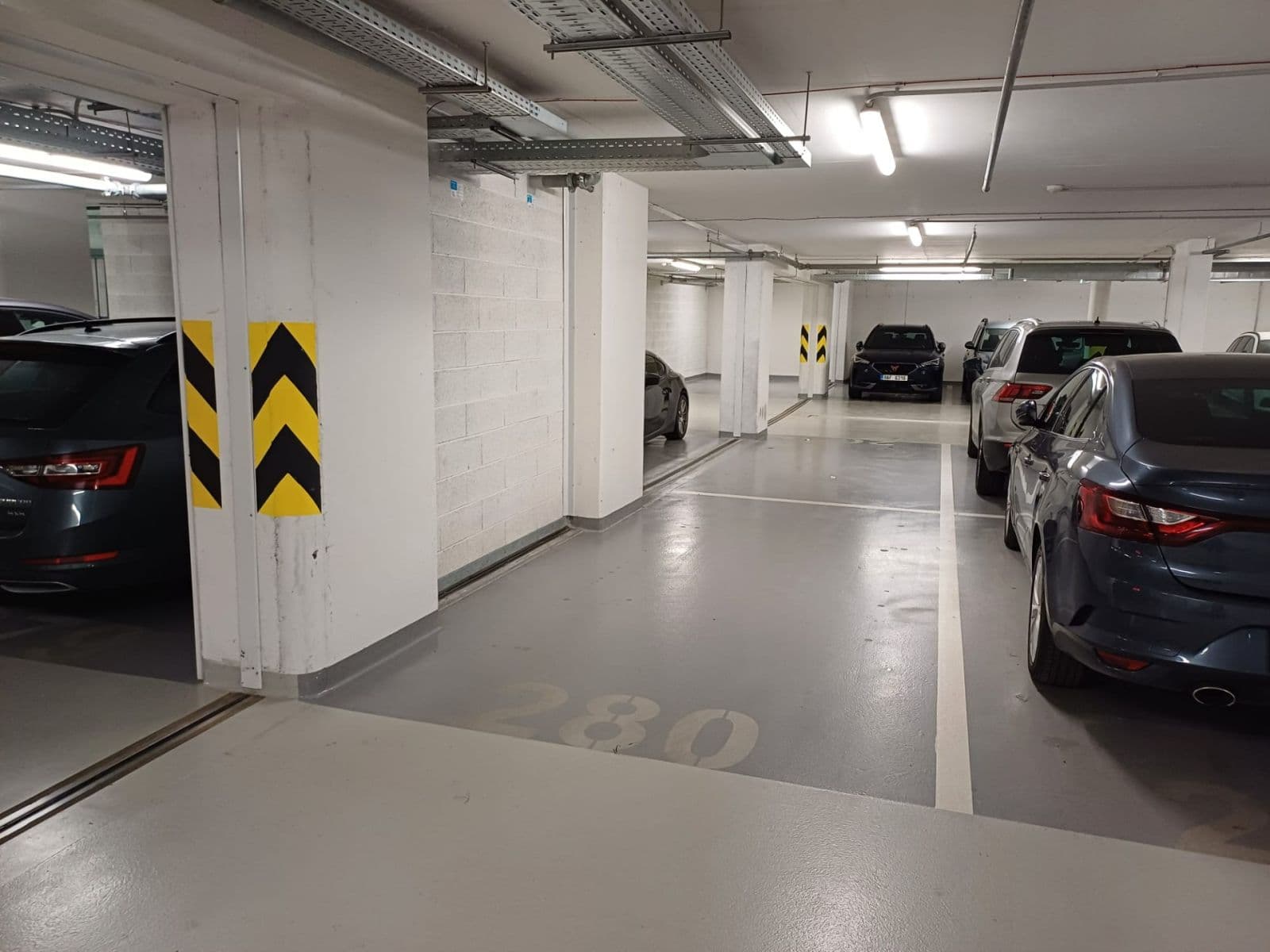 garage to rent, 12 m², U Mlýnského kanálu, Prague, Prague garage to rent, 12 m², U Mlýnského kanálu, Prague, Prague