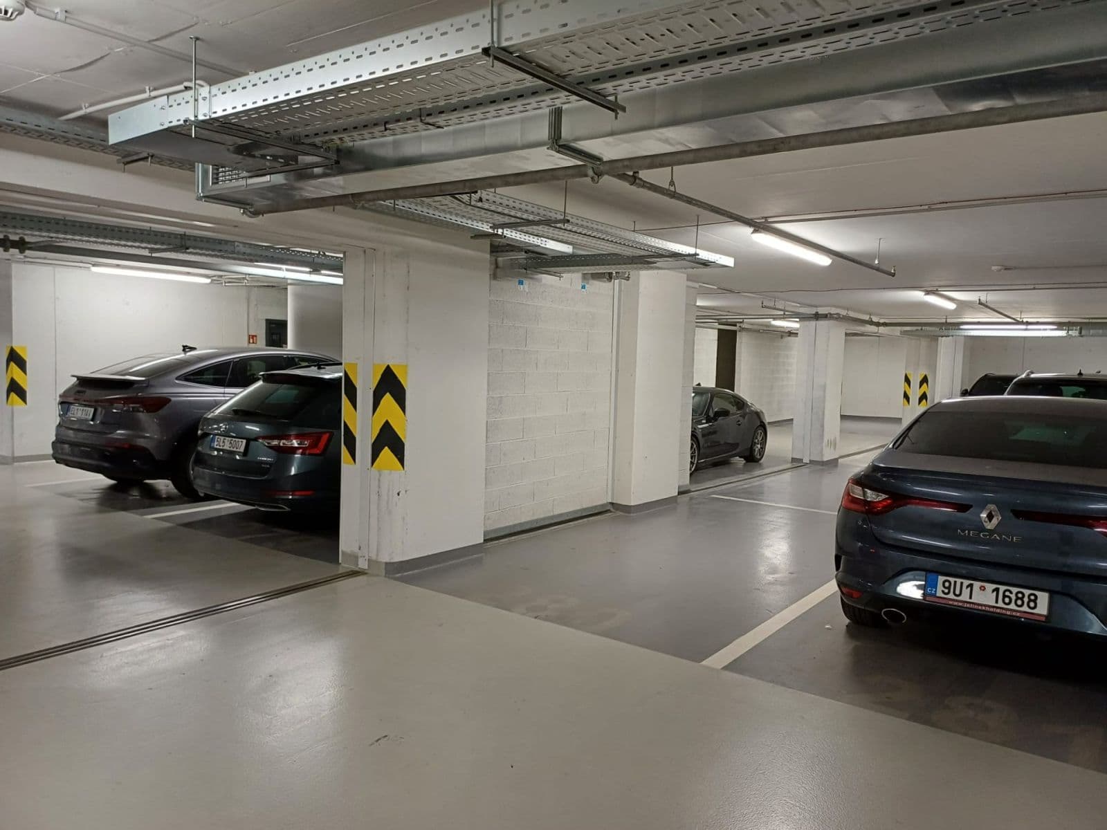 garage to rent, 12 m², U Mlýnského kanálu, Prague, Prague garage to rent, 12 m², U Mlýnského kanálu, Prague, Prague