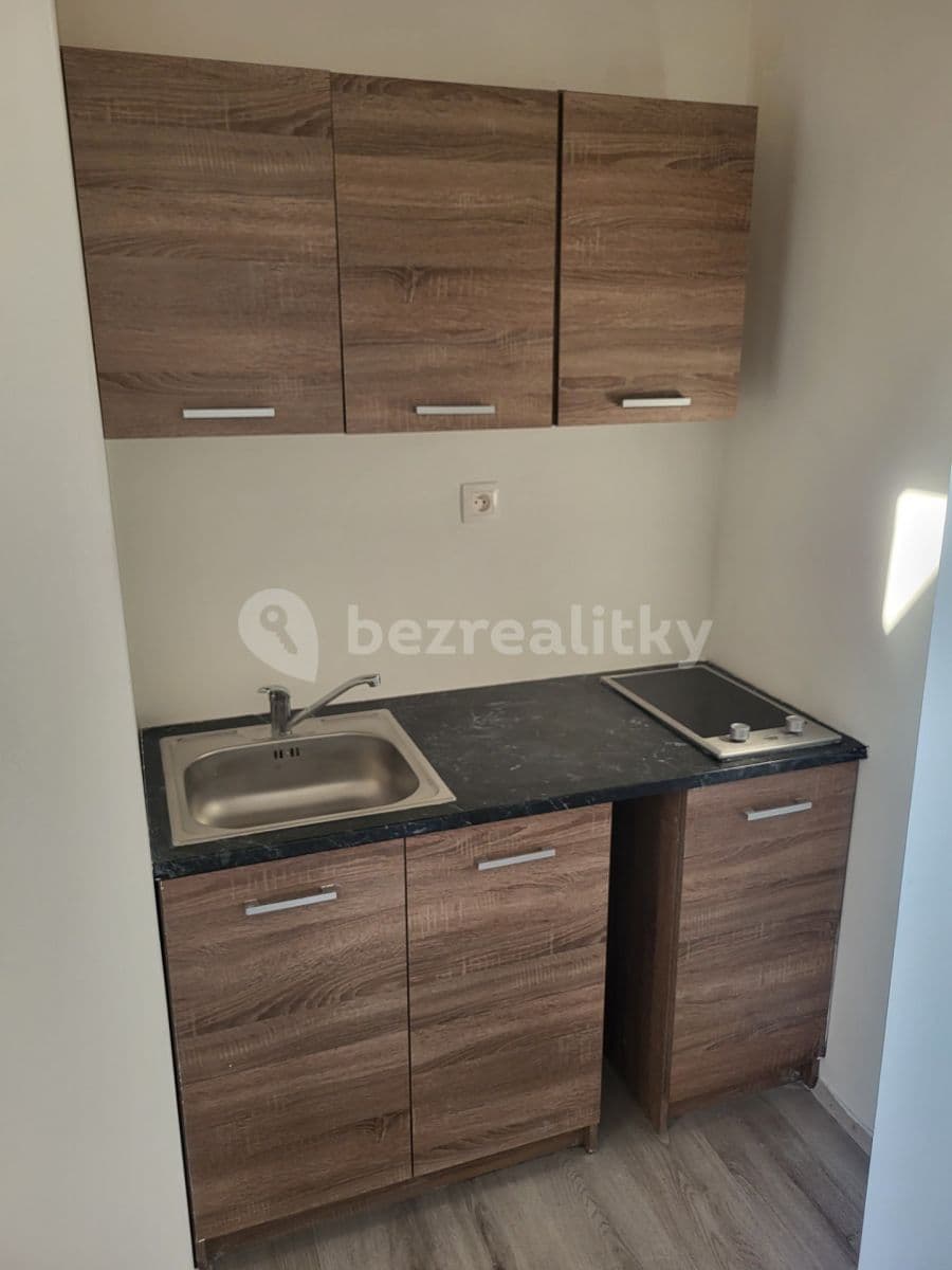 Studio flat to rent, 21 m², Průmyslová, Strančice, Středočeský Region Studio flat to rent, 21 m², Průmyslová, Strančice, Středočeský Region