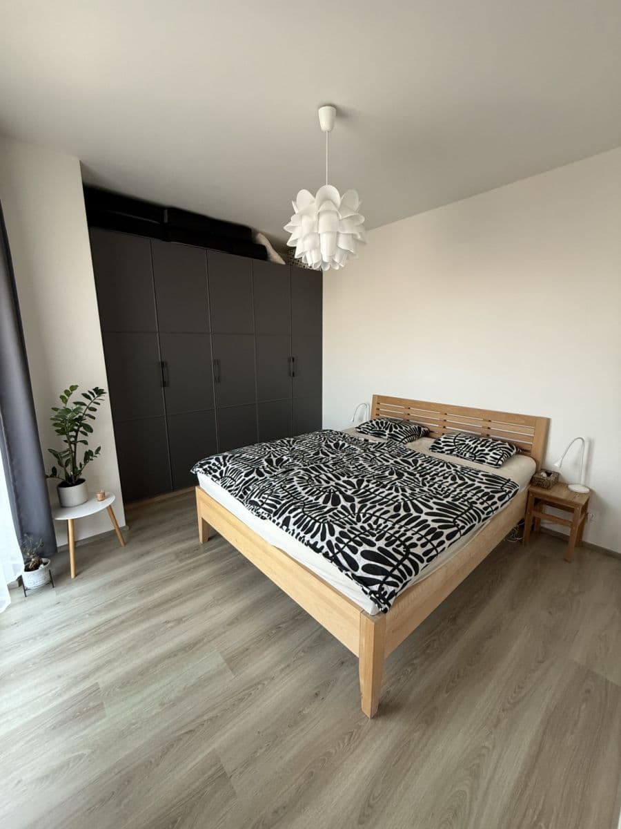 1 bedroom with open-plan kitchen flat to rent, 50 m², Kramperova, Prague, Prague 1 bedroom with open-plan kitchen flat to rent, 50 m², Kramperova, Prague, Prague