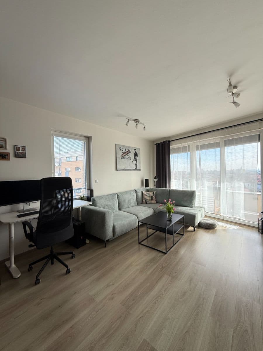 1 bedroom with open-plan kitchen flat to rent, 50 m², Kramperova, Prague, Prague 1 bedroom with open-plan kitchen flat to rent, 50 m², Kramperova, Prague, Prague