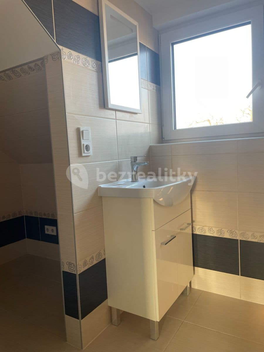 1 bedroom with open-plan kitchen flat to rent, 45 m², Kmochova, Hostivice, Středočeský Region 1 bedroom with open-plan kitchen flat to rent, 45 m², Kmochova, Hostivice, Středočeský Region