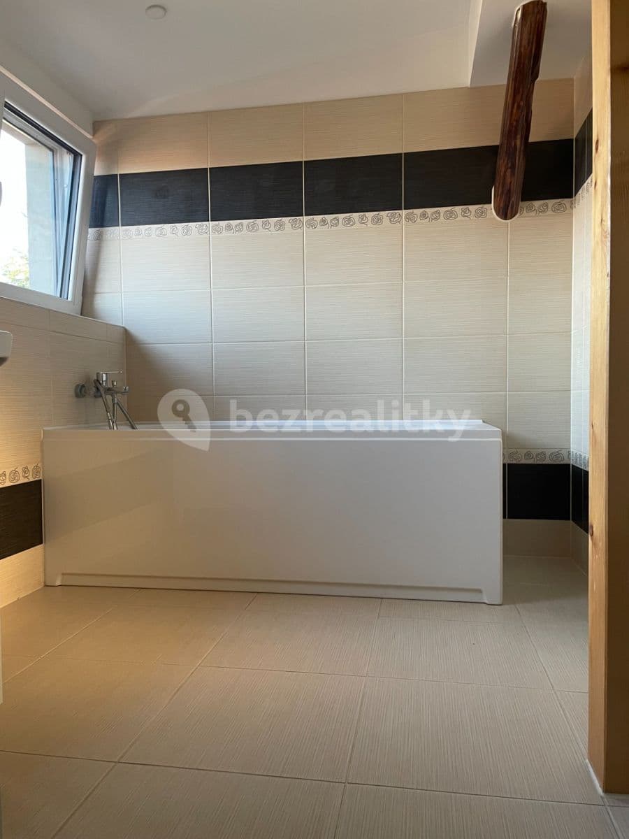 1 bedroom with open-plan kitchen flat to rent, 45 m², Kmochova, Hostivice, Středočeský Region 1 bedroom with open-plan kitchen flat to rent, 45 m², Kmochova, Hostivice, Středočeský Region