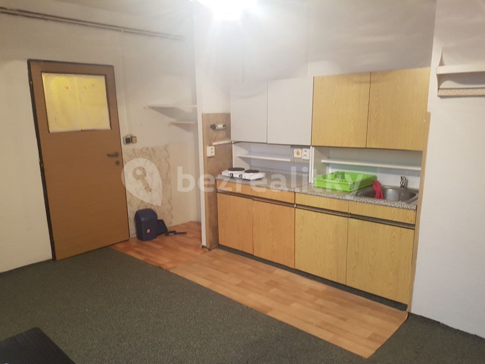 Studio flat to rent, 25 m², Hornická, Jinočany, Středočeský Region Studio flat to rent, 25 m², Hornická, Jinočany, Středočeský Region