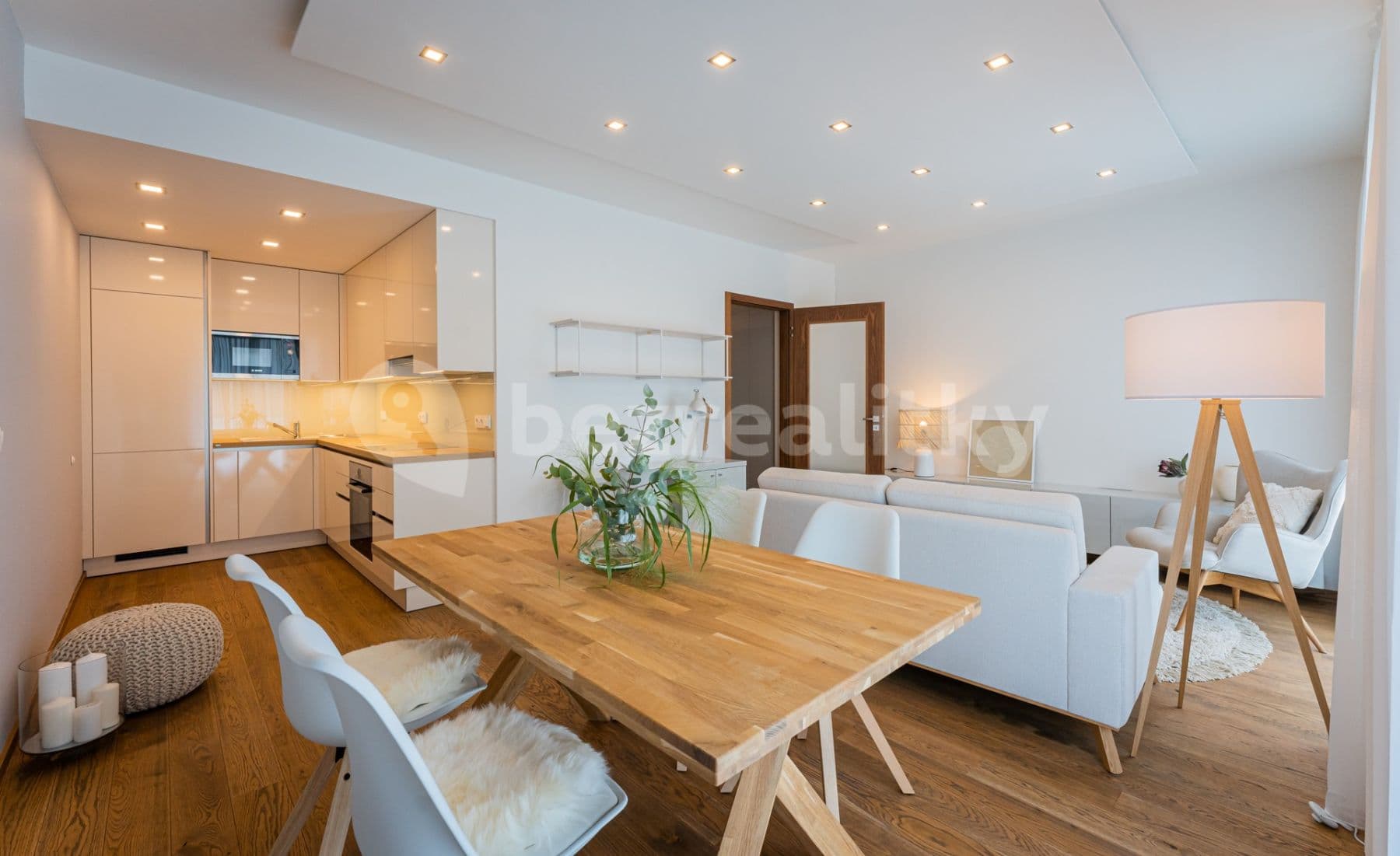 1 bedroom with open-plan kitchen flat to rent, 67 m², Čumpelíkova, Prague, Prague 1 bedroom with open-plan kitchen flat to rent, 67 m², Čumpelíkova, Prague, Prague