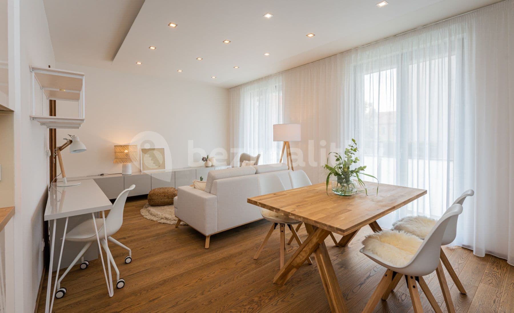 1 bedroom with open-plan kitchen flat to rent, 67 m², Čumpelíkova, Prague, Prague 1 bedroom with open-plan kitchen flat to rent, 67 m², Čumpelíkova, Prague, Prague