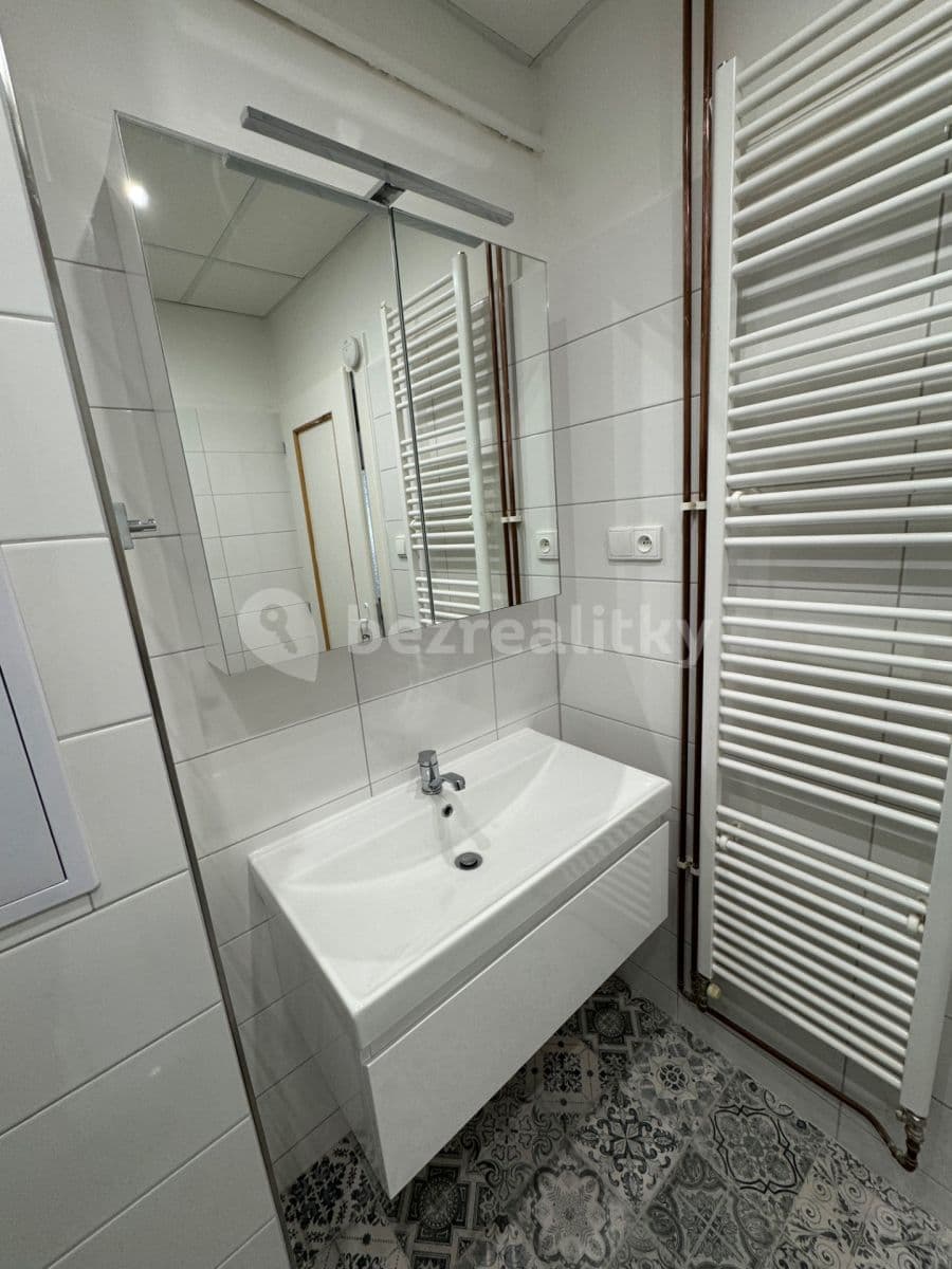 2 bedroom flat to rent, 60 m², Renneská třída, Brno, Jihomoravský Region 2 bedroom flat to rent, 60 m², Renneská třída, Brno, Jihomoravský Region