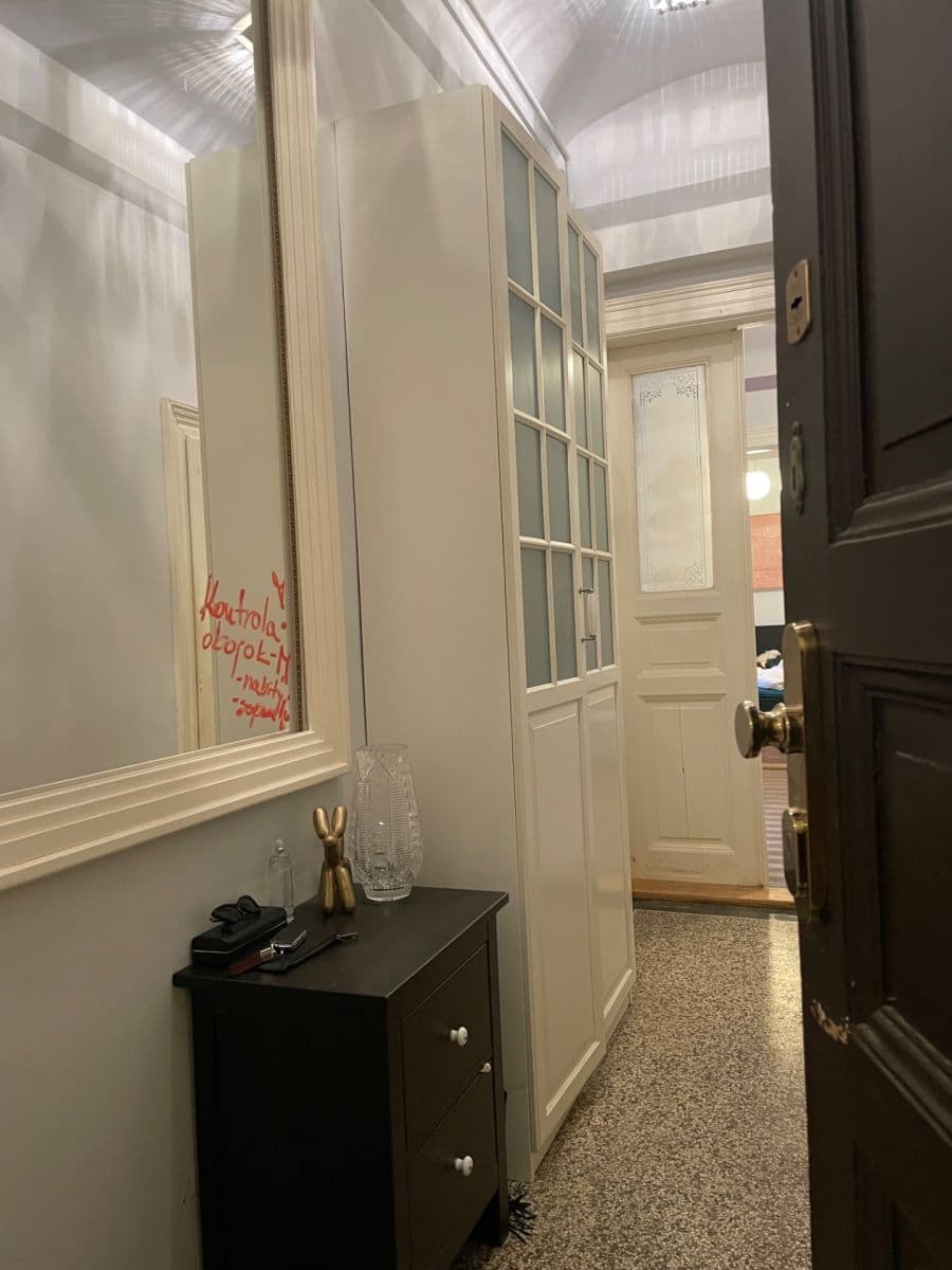 1 bedroom with open-plan kitchen flat to rent, 56 m², Kamenická, Prague, Prague 1 bedroom with open-plan kitchen flat to rent, 56 m², Kamenická, Prague, Prague