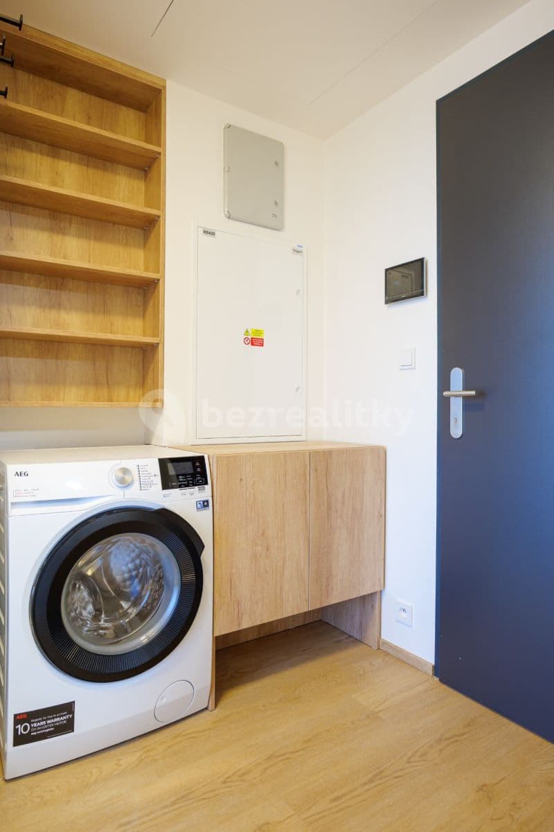 Studio flat to rent, 34 m², U Lihovaru, Prague, Prague Studio flat to rent, 34 m², U Lihovaru, Prague, Prague