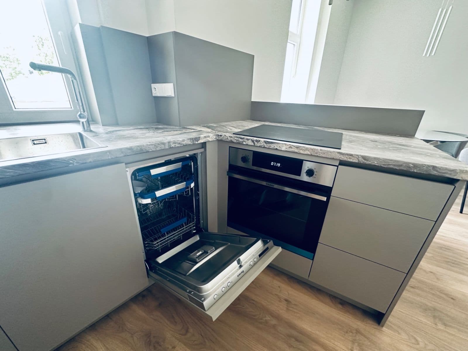 1 bedroom with open-plan kitchen flat to rent, 71 m², Milady Horákové, Prague, Prague 1 bedroom with open-plan kitchen flat to rent, 71 m², Milady Horákové, Prague, Prague